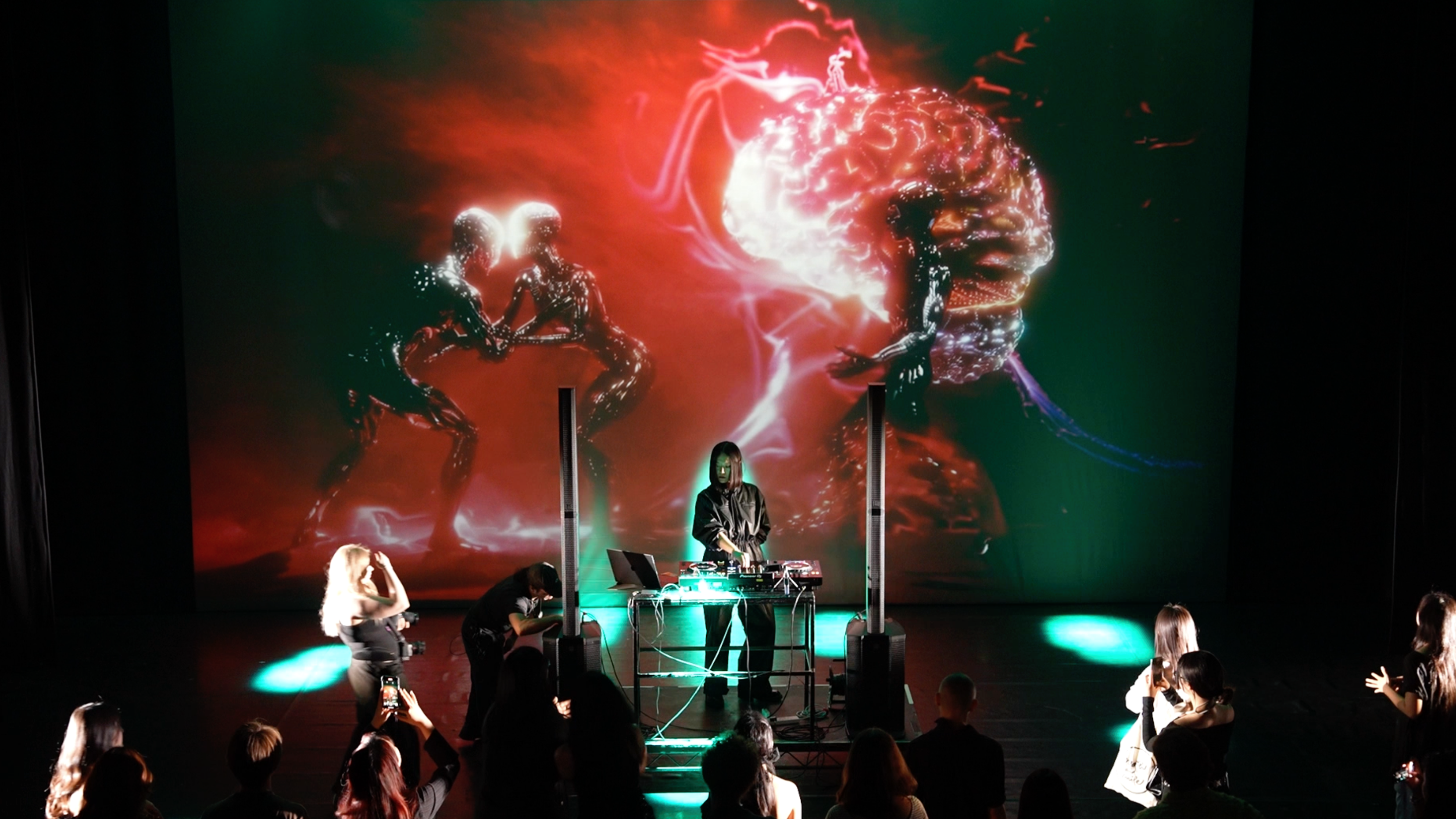 RAVE CINEMA performance still 4